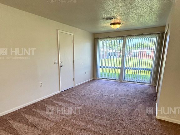 4th image of 203 Acorn Dr