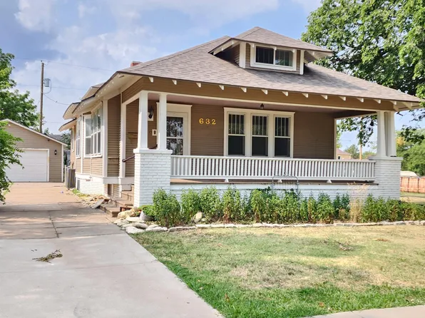 632 E 7th St, Russell, KS 67665