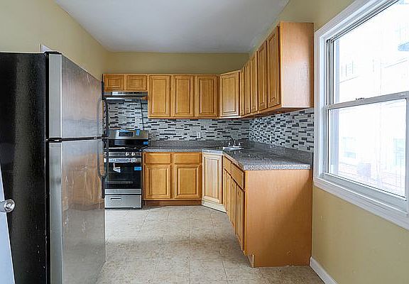 2nd image of 2220 E 19th St #1