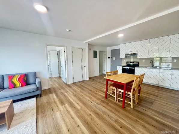 70-25 Queens Boulevard #1F, Woodside, NY 11377