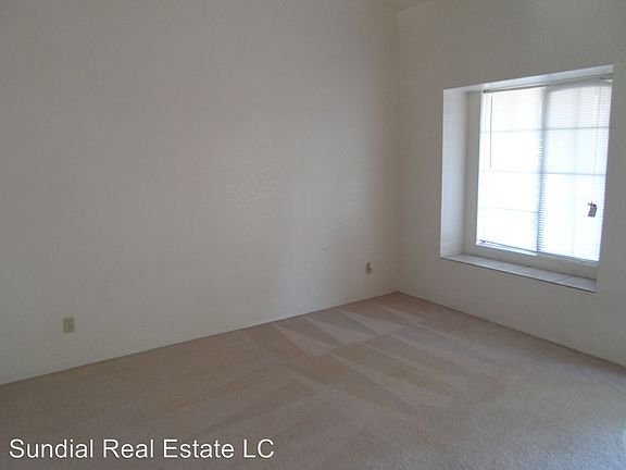 2nd image of 1365 N Augustine