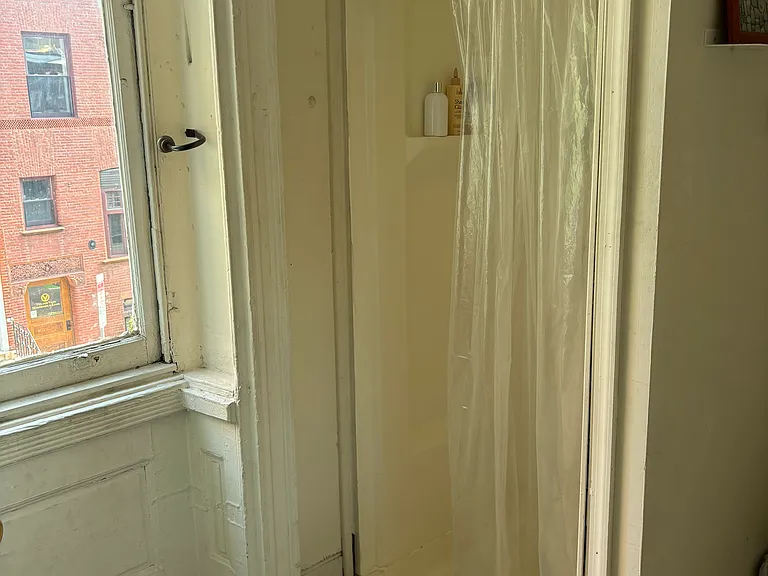 1220 Spruce St #2F — Photo 9