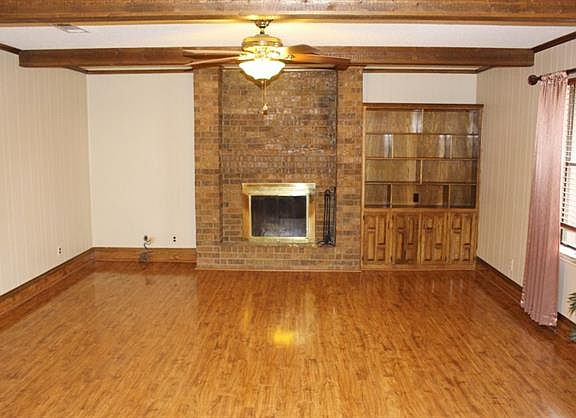 3rd image of 101 Hacienda Dr