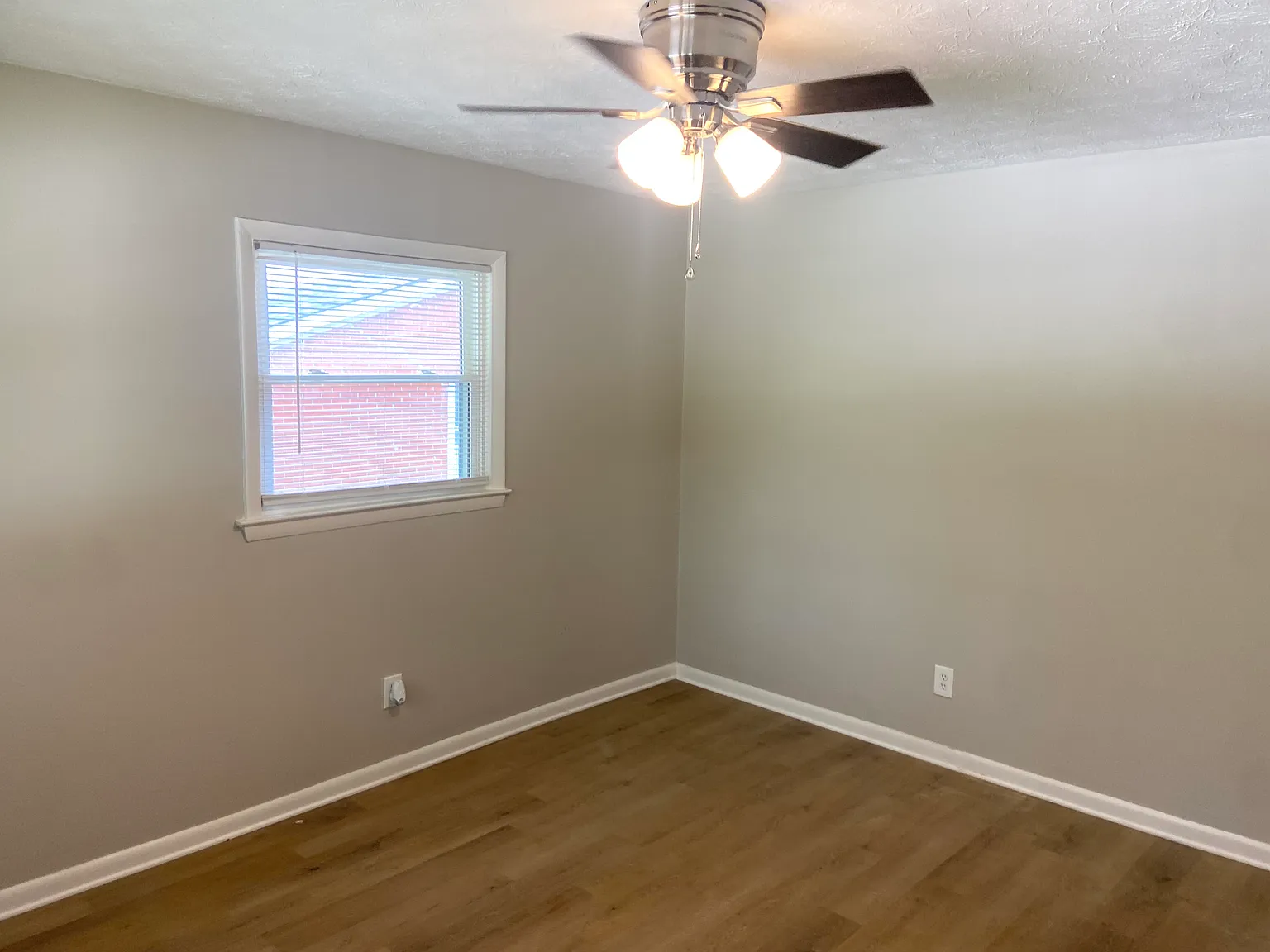 2 bed, 836 sqft, $1,350 — Photo 2