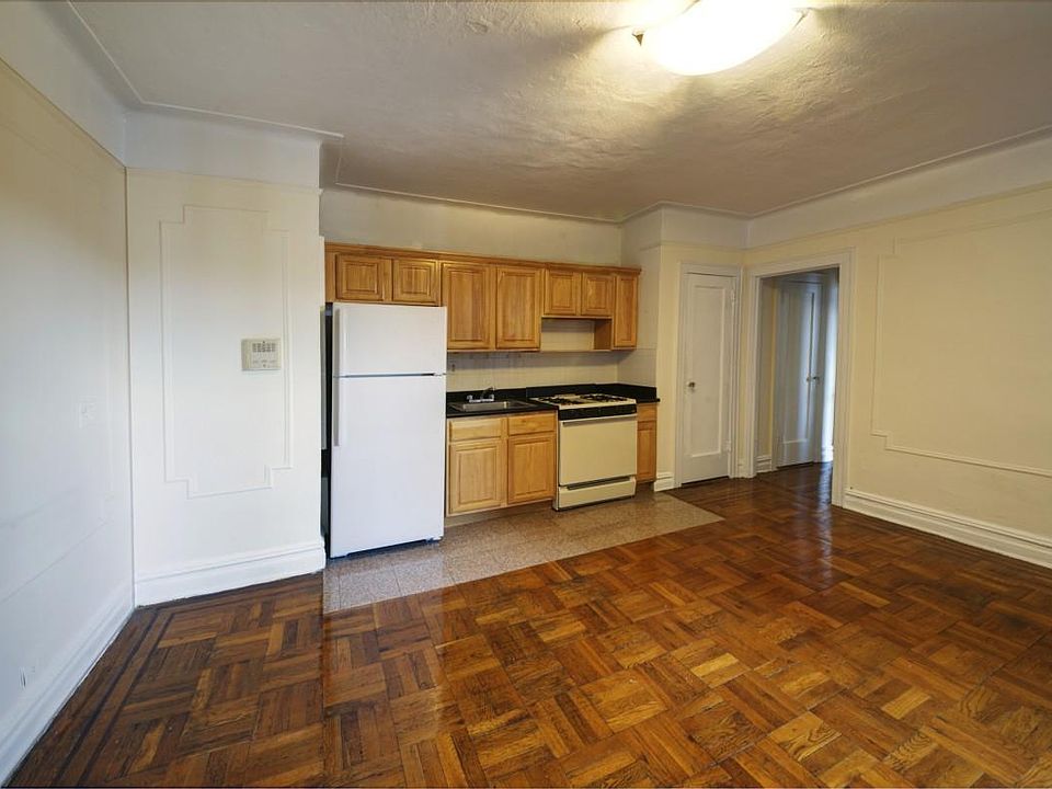1st image of 3619 168th St #4B