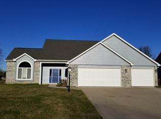 2307 Northgate Blvd, Auburn, IN 46706