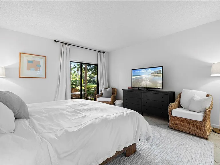 11863 Wimbledon Cir #446 — Photo 12