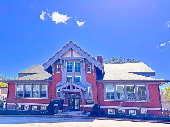 10 Congress St #302, Amesbury, MA 01913