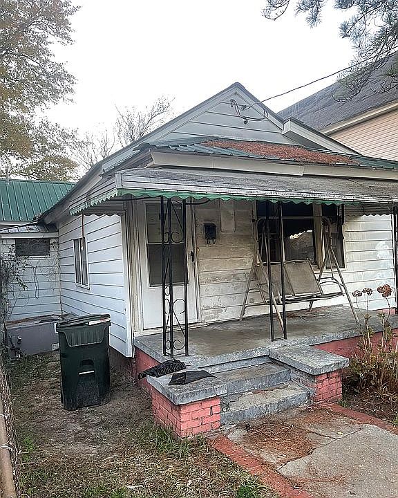 2nd image of 413 S George St