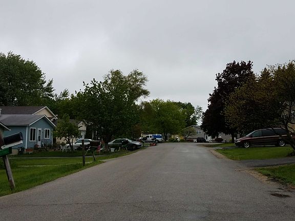 4th image of 302 Hillandale Dr