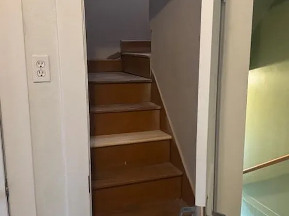 10 S 29th St, Belleville, IL 62226