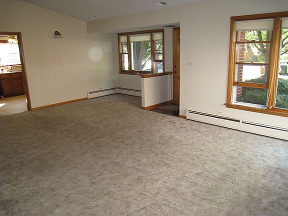 3rd image of 1843 Lee St