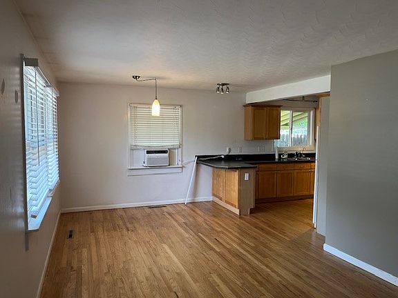 5th image of 1849 Homer Dr