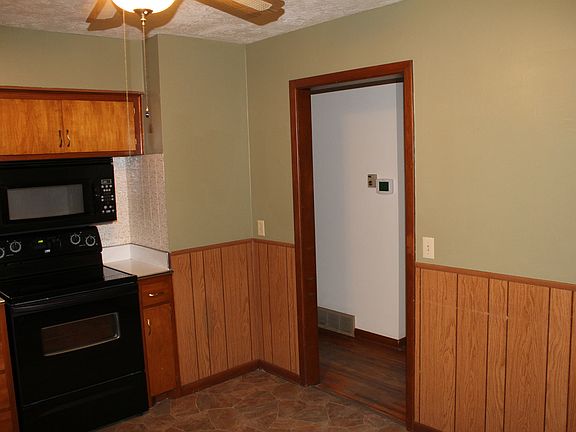 4th image of 2473 Belmont Blvd