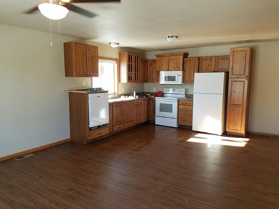 2nd image of 512 9th St APT 2