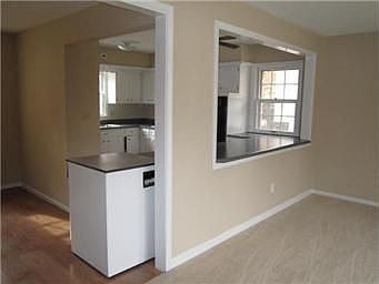 4th image of 410 Gordon Dr