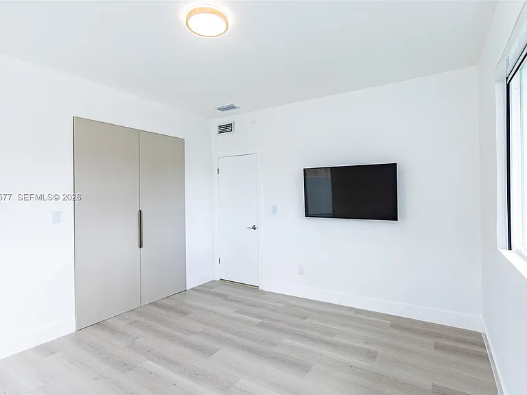 1690 Daytonia Rd — Photo 38