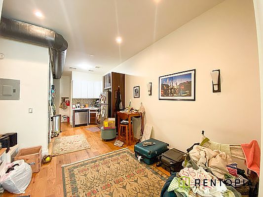 3rd image of 277 Menahan St APT 2L