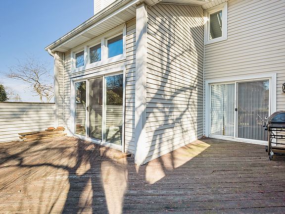 5th image of 5S012 Saint Andrews Ct