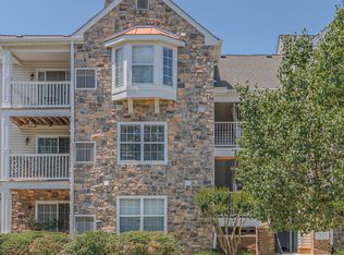 7816 Rolling View Ln #7704-202, Springfield, VA 22153