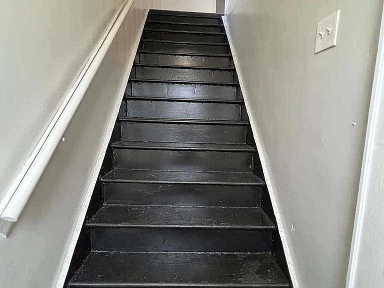 stairs to master bedroom