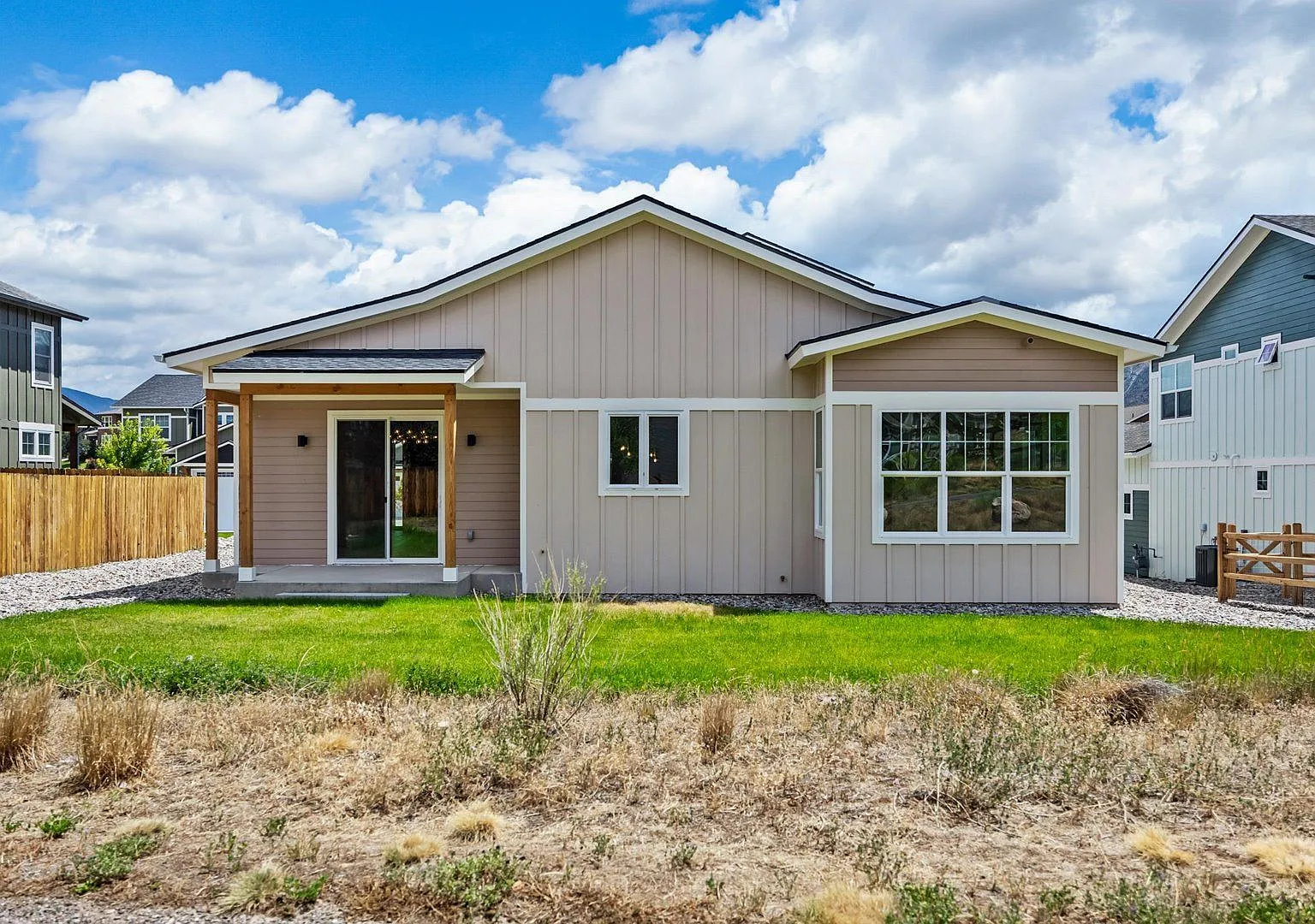 Spacious 4 Bedroom Home with Over 3,100 Sq Ft! — Photo 3