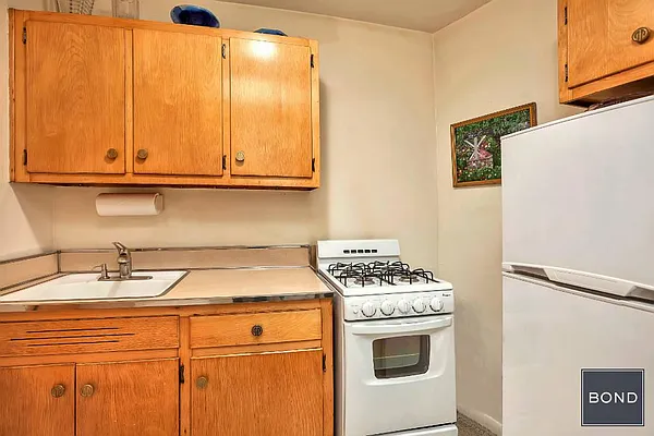 Sold by Bond New York | media 17