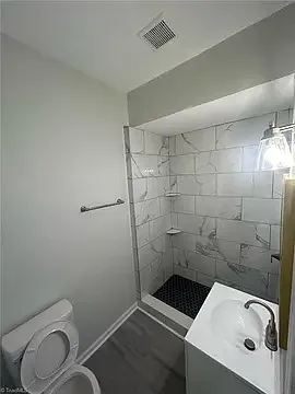 212 N Spring St #A — Photo 8