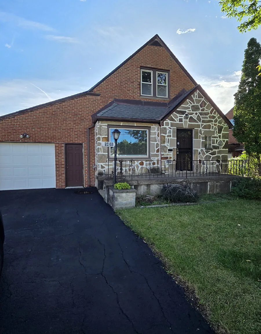 3 bed, 2.5 bath, 1432 sqft, $2,150 — Photo 1