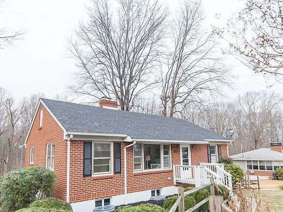 2nd image of 606 Fleetwood Dr