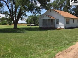 4315 S Broadacres Rd, Hutchinson, KS 67501