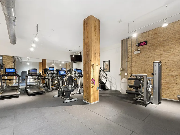 411 W Ontario St #210 — Photo 15
