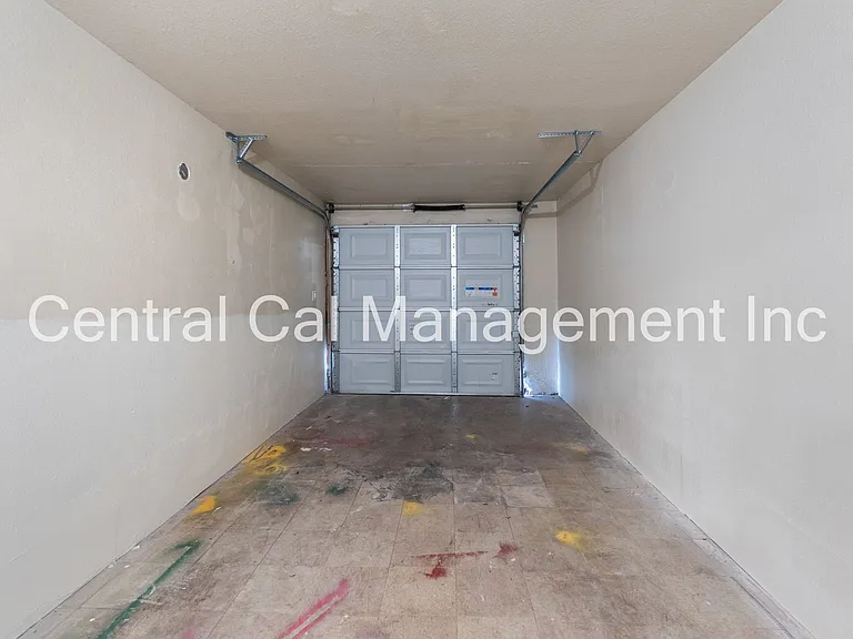 4200 Parkwood Ct — Photo 15