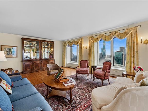 3rd image of 161 E Chicago Ave APT 40DE