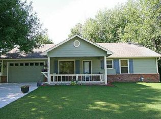 110 E 1st St N, Skiatook, OK 74070