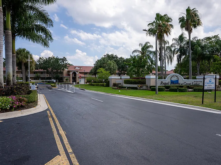 5952 Regal Glen Dr #103 — Photo 45