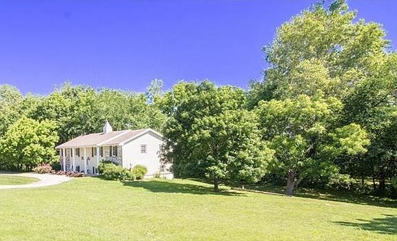 You will love the private wooded location.  Just minutes from highway and groceries and more!  20503 S Dean is a surprise just waiting for you!