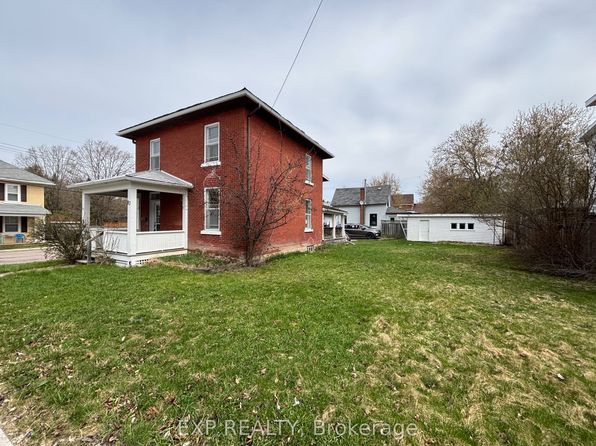 83 Queen St S, Renfrew, ON K7V 2A8