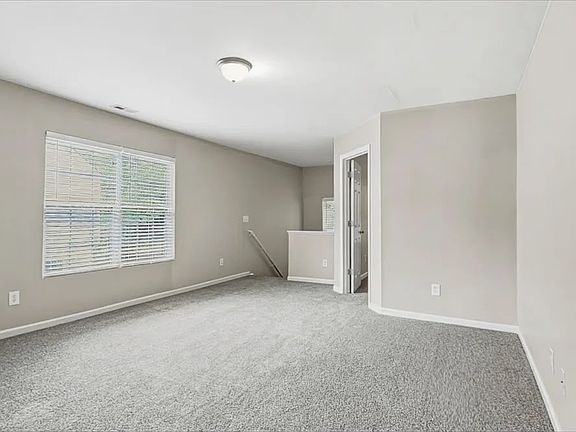 3rd image of 3718 Horseshoe Farm St