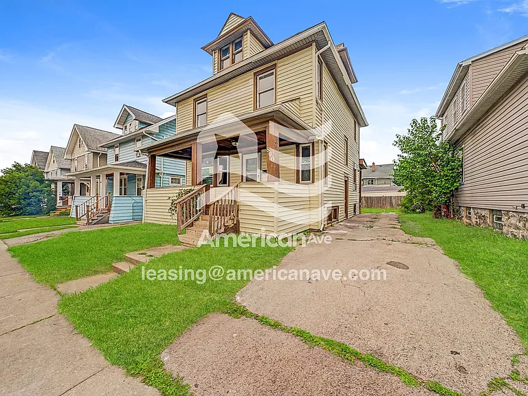 985410_002_front_view_2.jpg
