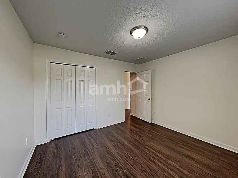 10008 Lancashire Dr — Photo 15