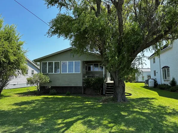 3214 Main St, Chincoteague, VA 23336