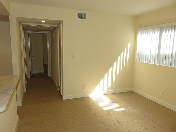 5th image of 1141 N Columbus Ave APT 308
