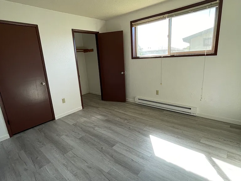 Mt. Stuart Apartments — Photo 11