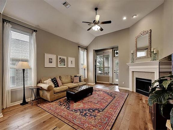 2nd image of 507 Catalina Ln
