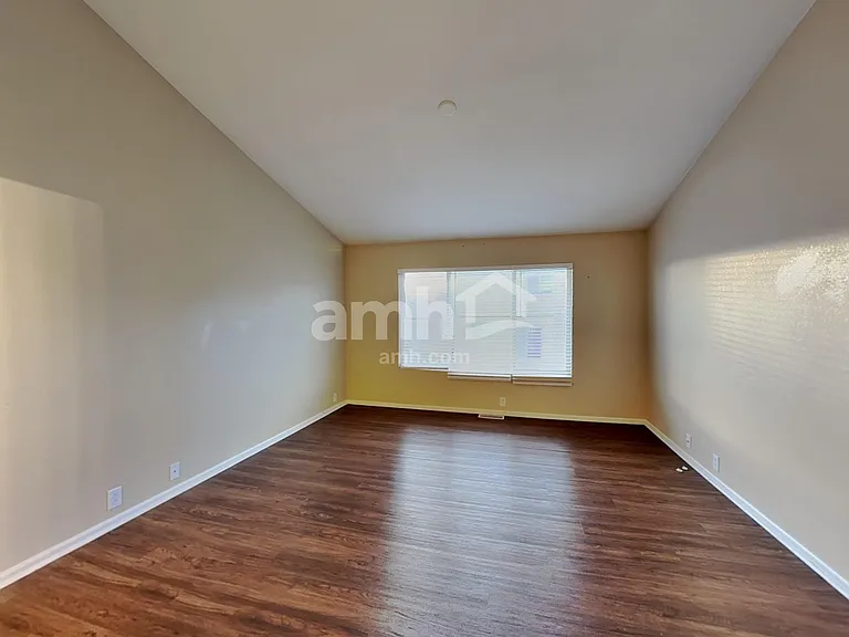 209 Homestead Way — Photo 7