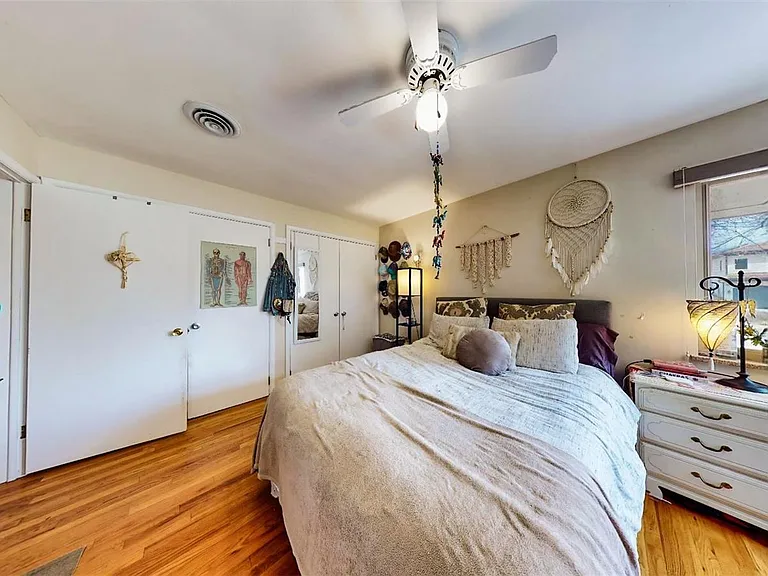 715 Ivanhoe St — Photo 12