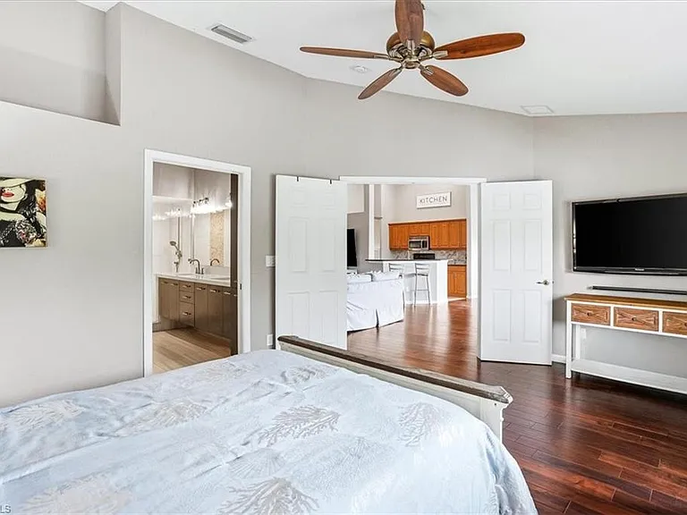 5615 Sherborn Dr #201 — Photo 17