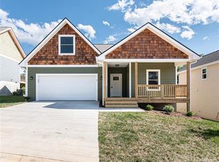 9 Woodbridge Park Dr #3, Asheville, NC 28803