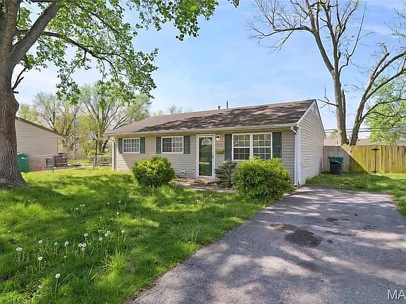 3rd image of 1604 Parklane Dr
